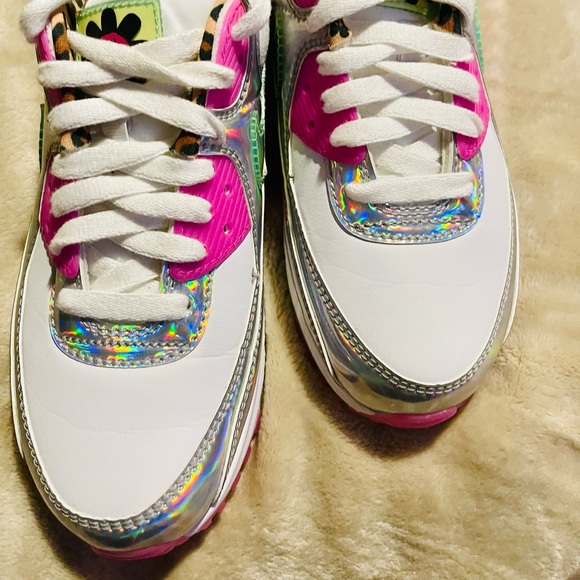 Air Max 90 LX Laser Fuchsia (Women’s, Size 8) - Picture 9 of 15